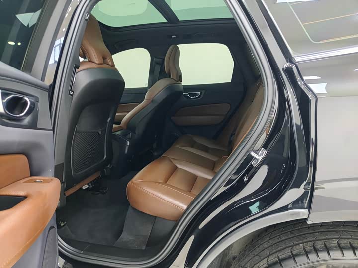 Фото 7 - Volvo XC60