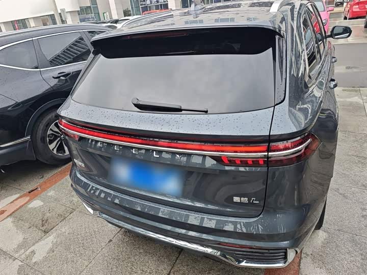 Фото 6 - Geely Monjaro