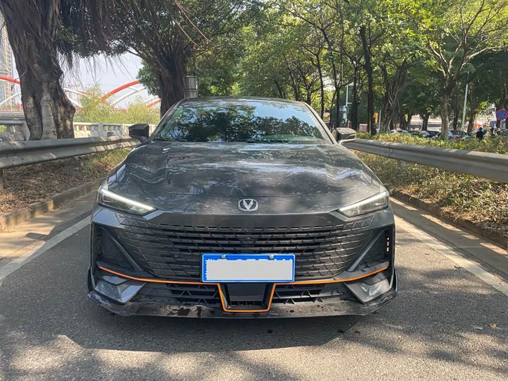 Фото 2 - Changan UNI-V