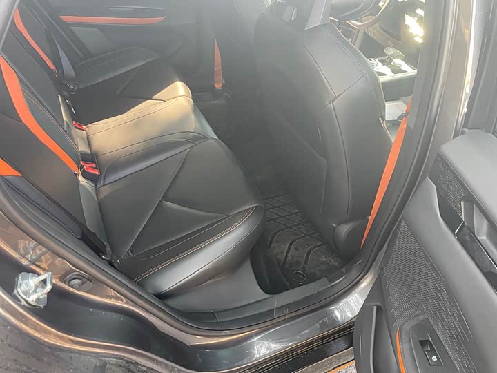 Фото 9 - Changan UNI-V