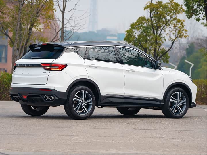 Фото 9 - Geely Coolray