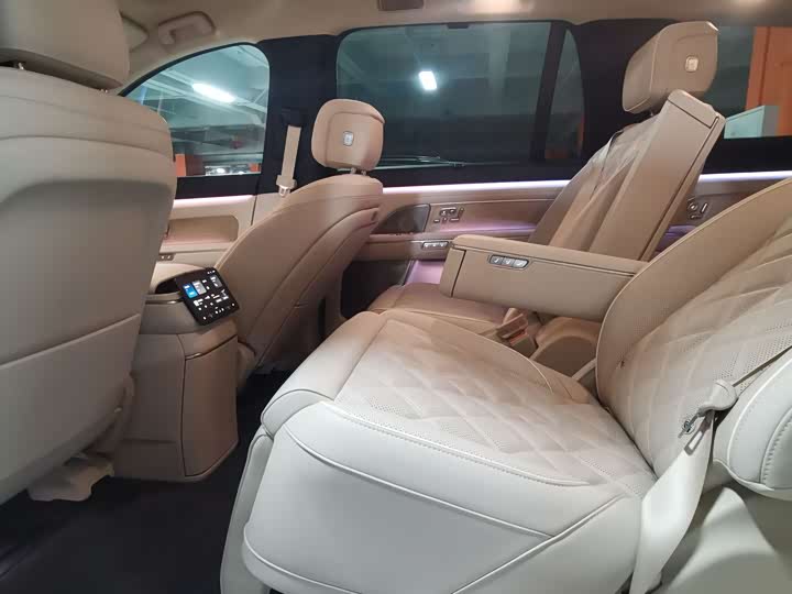 Фото 9 - Nio ES8