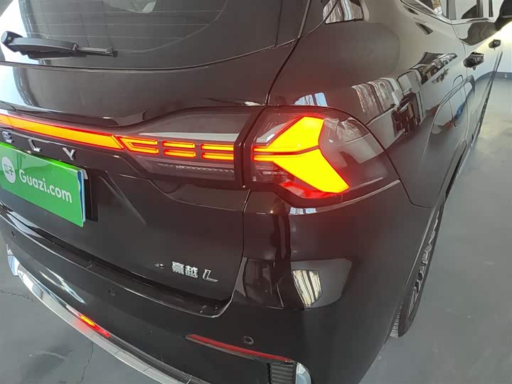 Фото 8 - Geely Okavango L