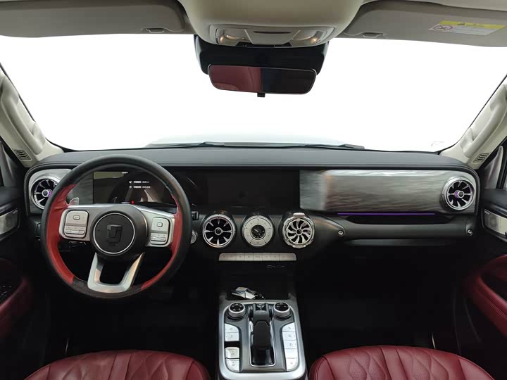 Фото 6 - Tank 300