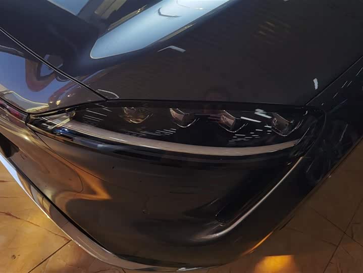 Фото 5 - Luxeed R7