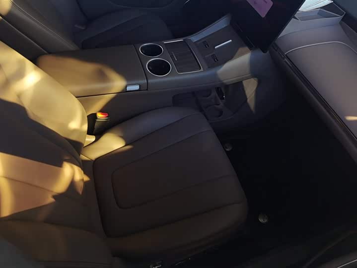 Фото 8 - Luxeed R7