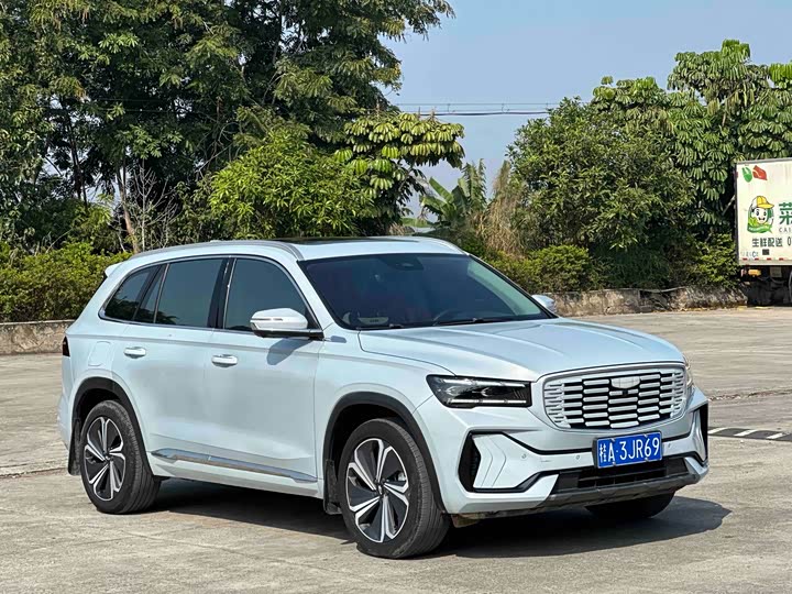 Фото 2 - Geely Monjaro