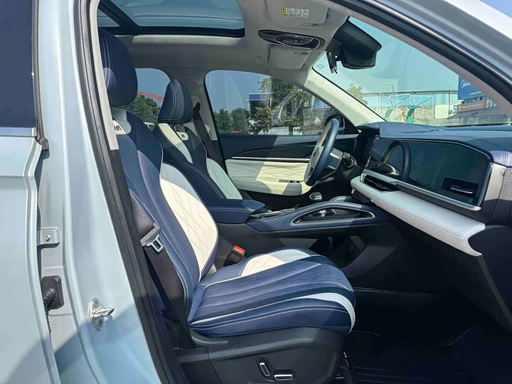 Фото 8 - Geely Monjaro