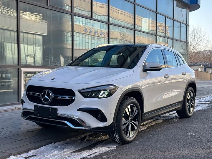 Фото 1 - Mercedes-Benz GLA-Class