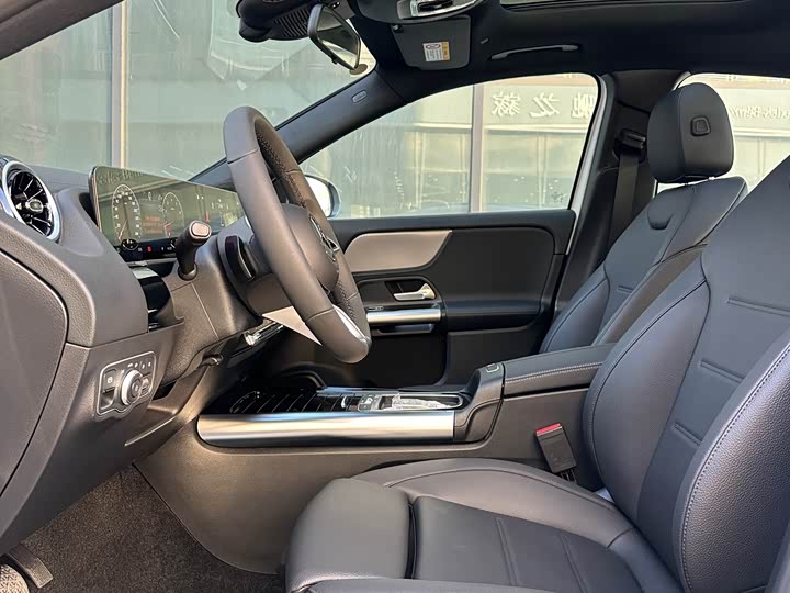 Фото 4 - Mercedes-Benz GLA-Class