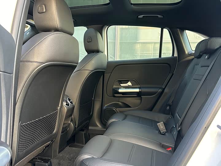 Фото 5 - Mercedes-Benz GLA-Class