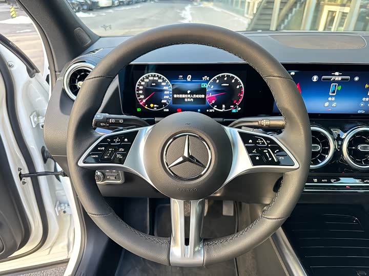 Фото 7 - Mercedes-Benz GLA-Class