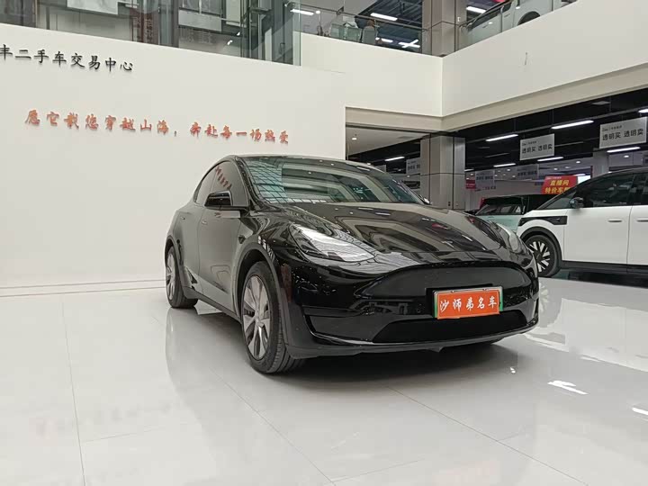 Фото 3 - Tesla Model Y