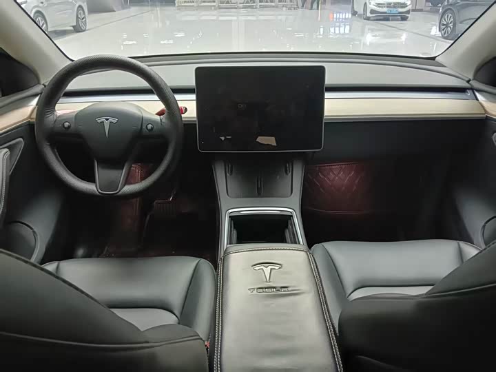 Фото 4 - Tesla Model Y