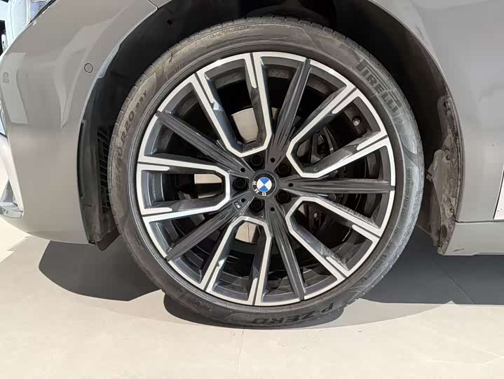 Фото 7 - BMW 7 Series