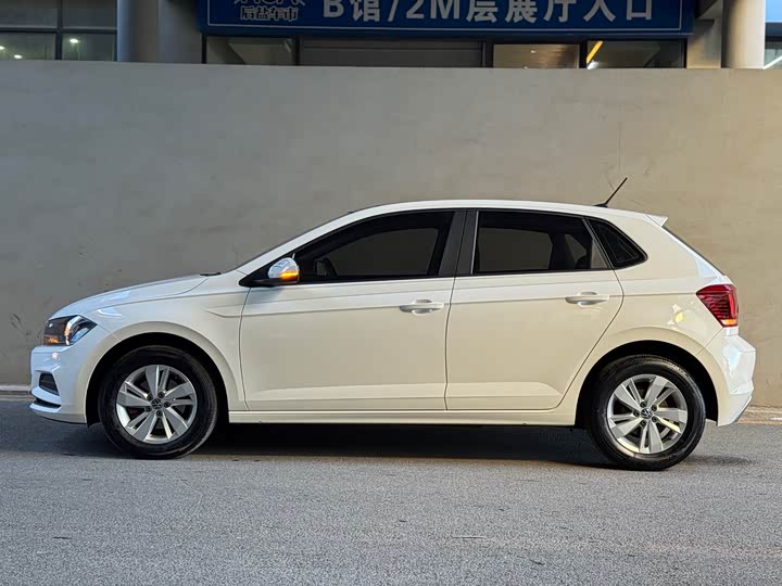 Фото 3 - Volkswagen Polo