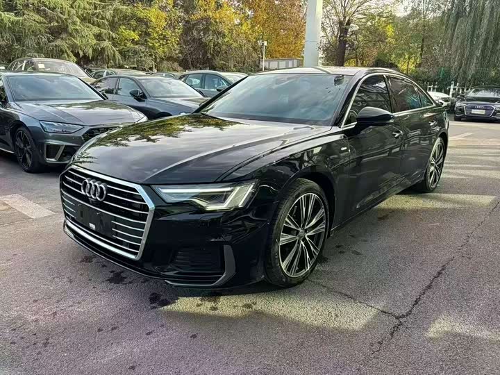 Фото 1 - Audi A6L