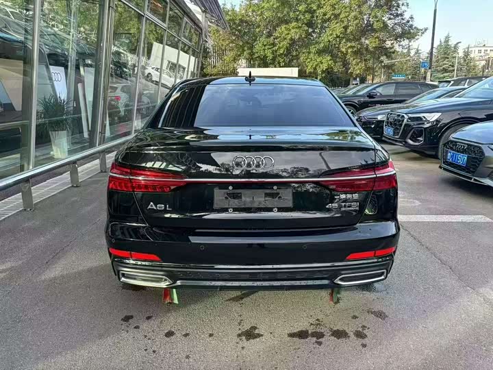 Фото 2 - Audi A6L