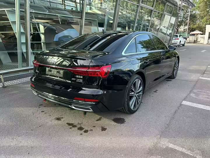 Фото 3 - Audi A6L