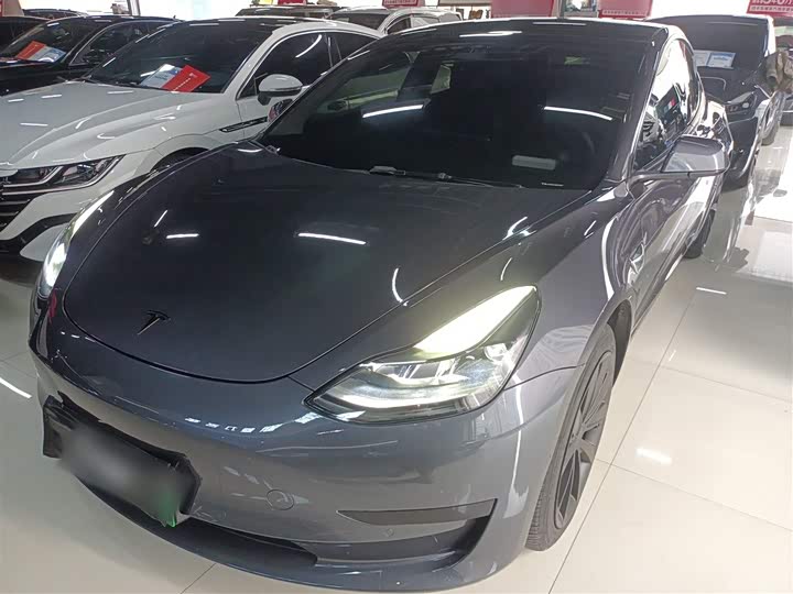 Фото 2 - Tesla Model 3