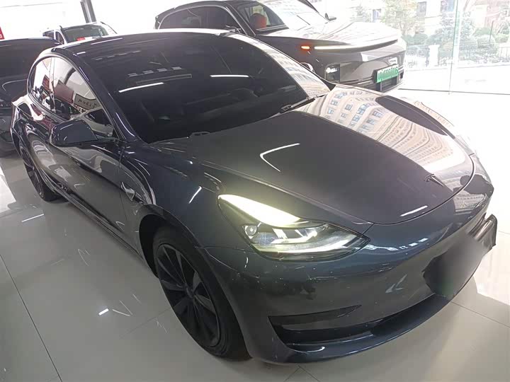 Фото 4 - Tesla Model 3