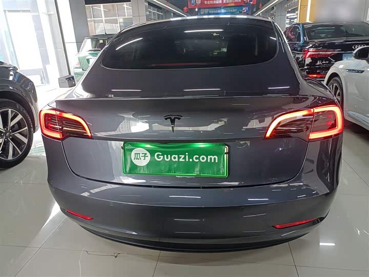 Фото 6 - Tesla Model 3