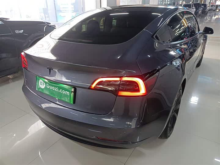 Фото 7 - Tesla Model 3