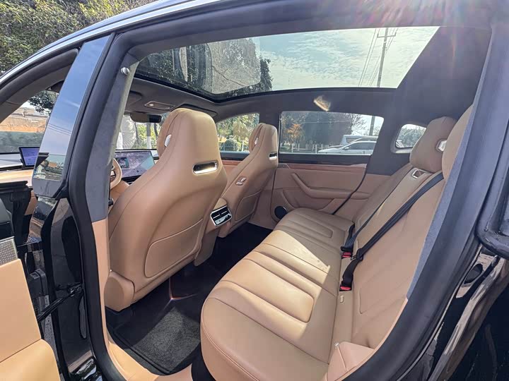 Фото 8 - Luxeed R7