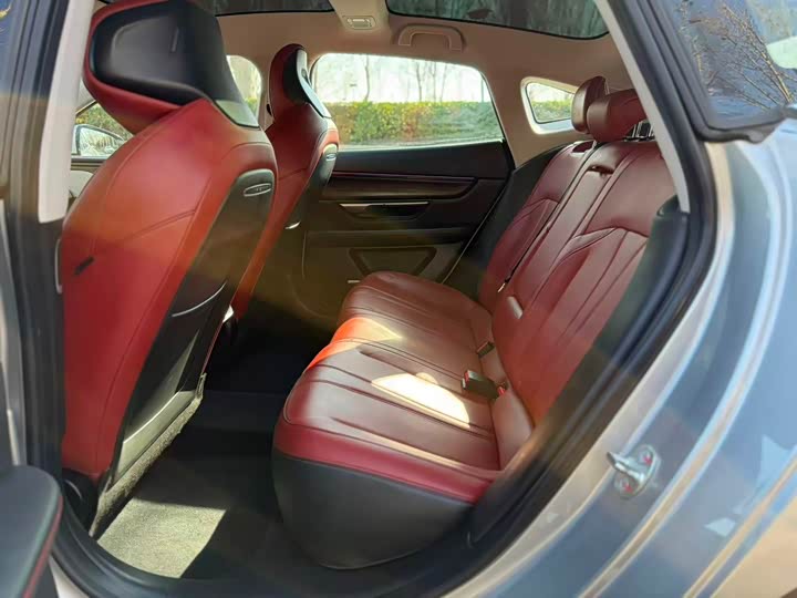 Фото 6 - XPeng P7