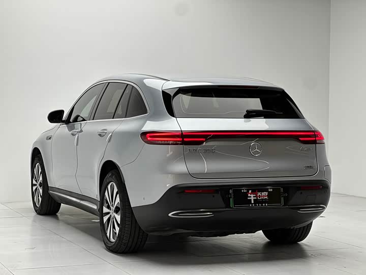 Фото 6 - Mercedes-Benz EQC