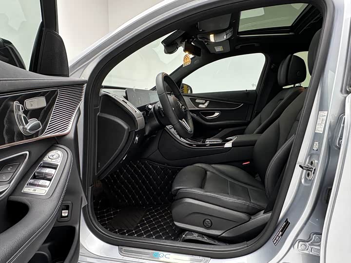 Фото 7 - Mercedes-Benz EQC