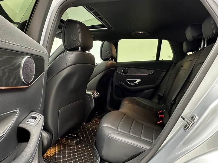 Фото 8 - Mercedes-Benz EQC