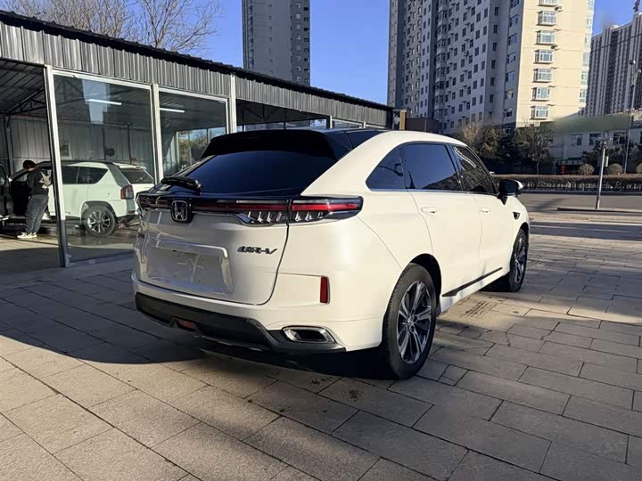 Фото 8 - Honda UR-V