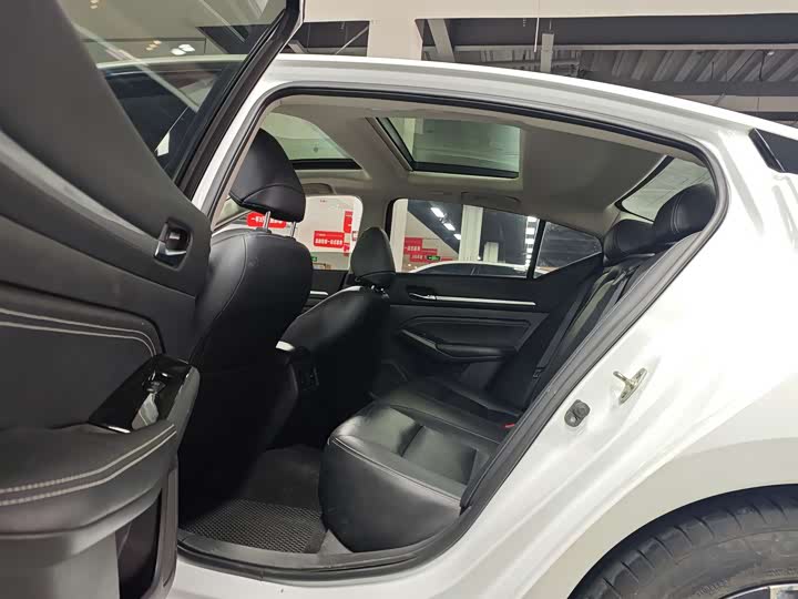 Фото 8 - Nissan Teana