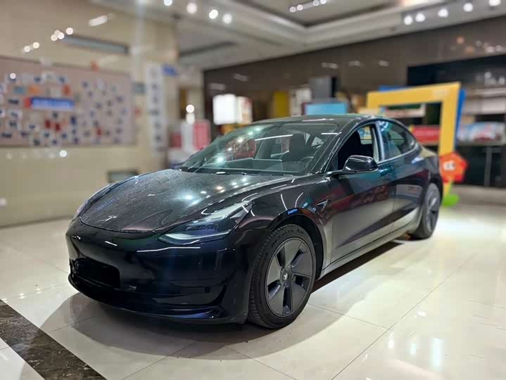 Фото 1 - Tesla Model 3