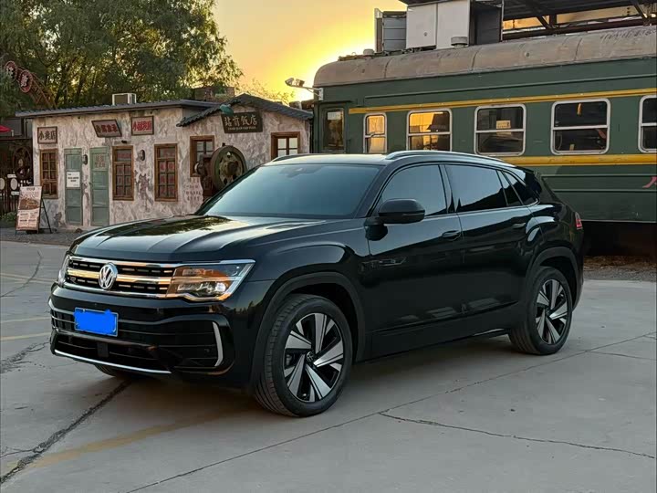 Фото 1 - Volkswagen Teramont Pro