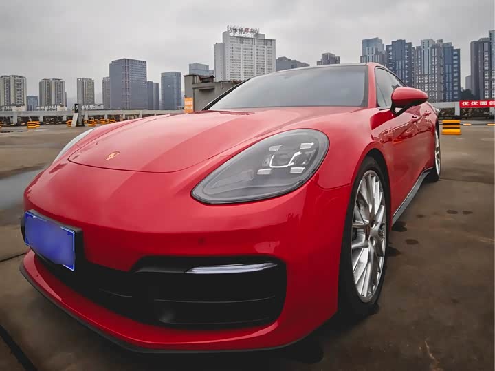 Фото 1 - Porsche Panamera