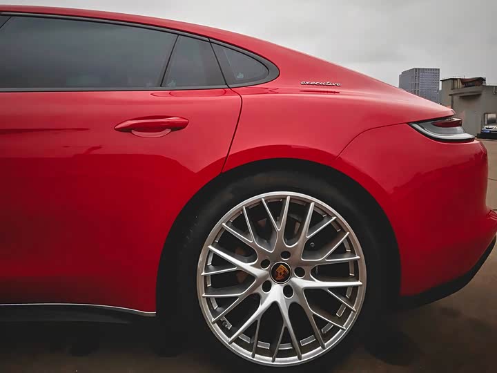 Фото 3 - Porsche Panamera