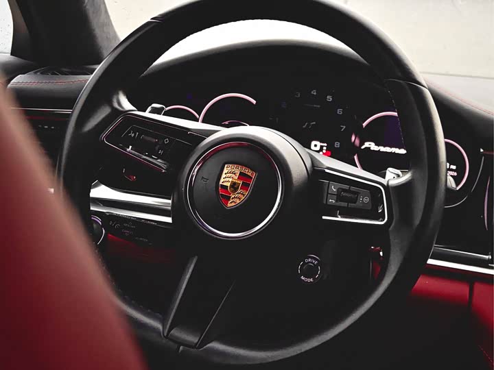 Фото 4 - Porsche Panamera