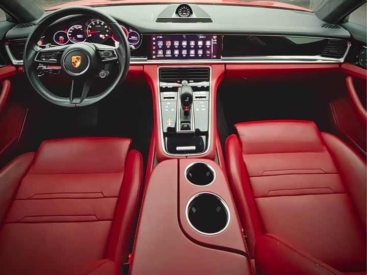 Фото 7 - Porsche Panamera