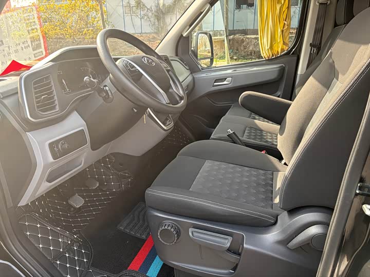 Фото 5 - Maxus V80