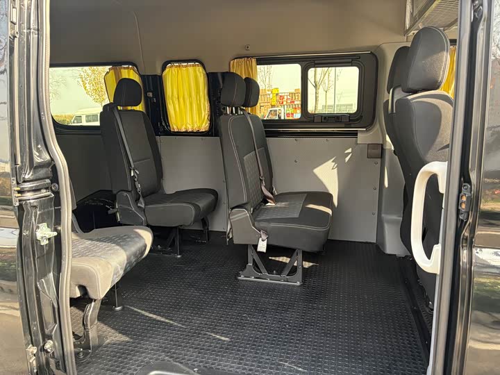 Фото 7 - Maxus V80