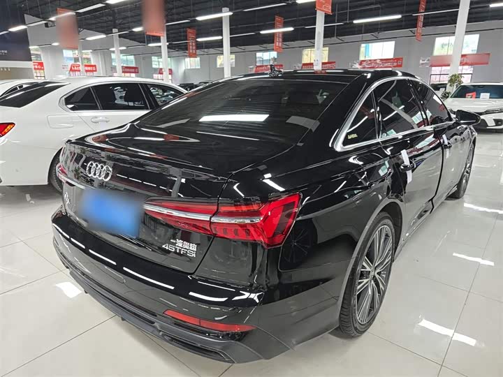 Фото 7 - Audi A6L