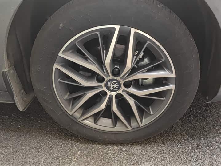 Фото 6 - BYD Qin Plus