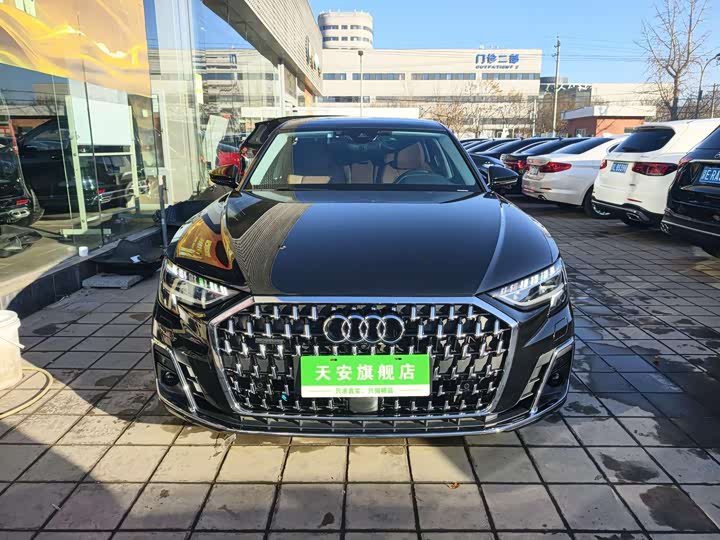 Фото 2 - Audi A8