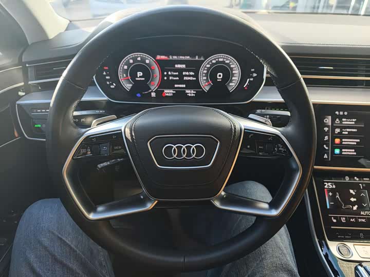 Фото 8 - Audi A8