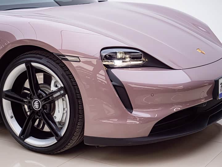 Фото 6 - Porsche Taycan