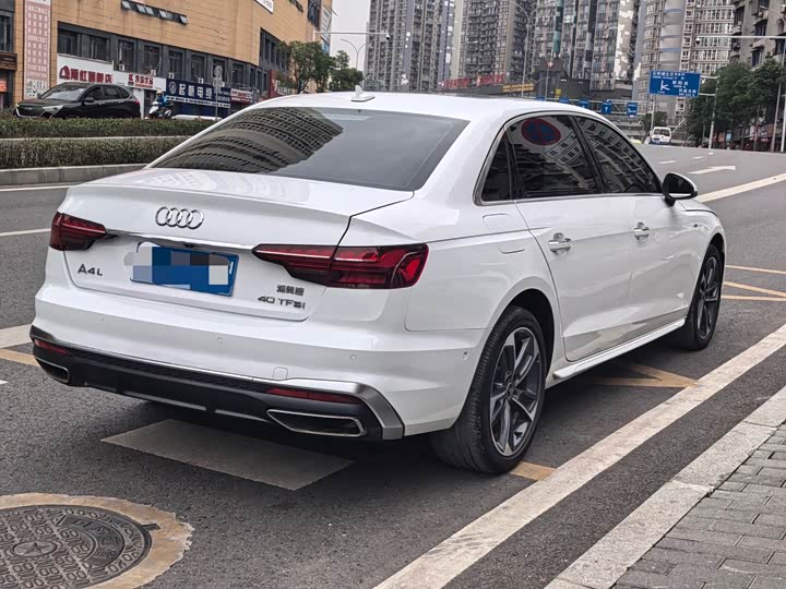 Фото 5 - Audi A4L