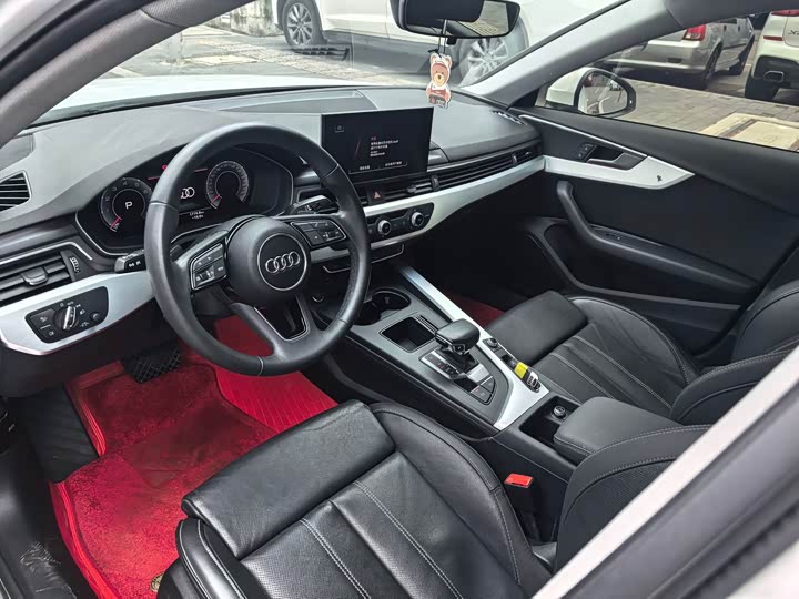 Фото 6 - Audi A4L