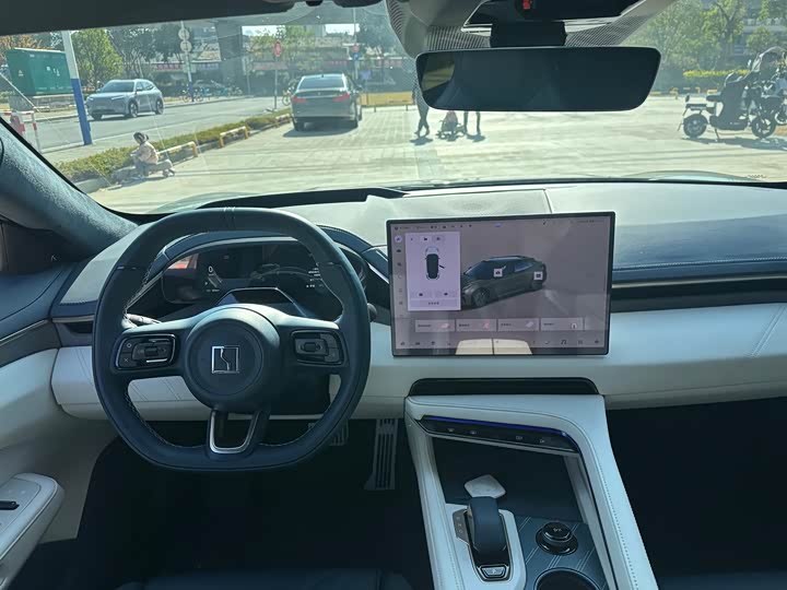 Фото 8 - Zeekr 001